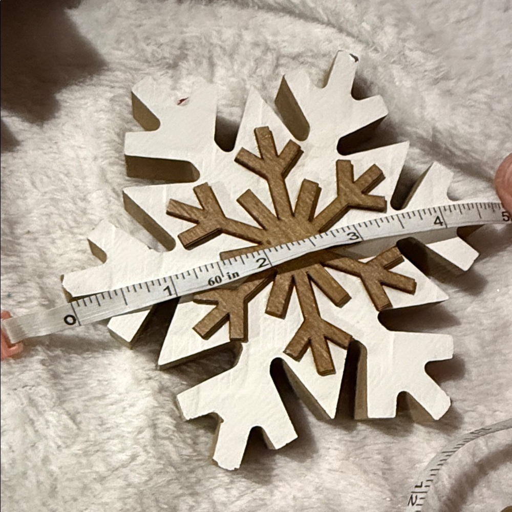 Festive Snowflake Decor Set - White and Brown - Picture 5 of 8